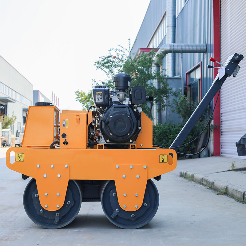 Rouleau compresseur à double tambour de 600 kg avec moteur diesel à démarrage électrique