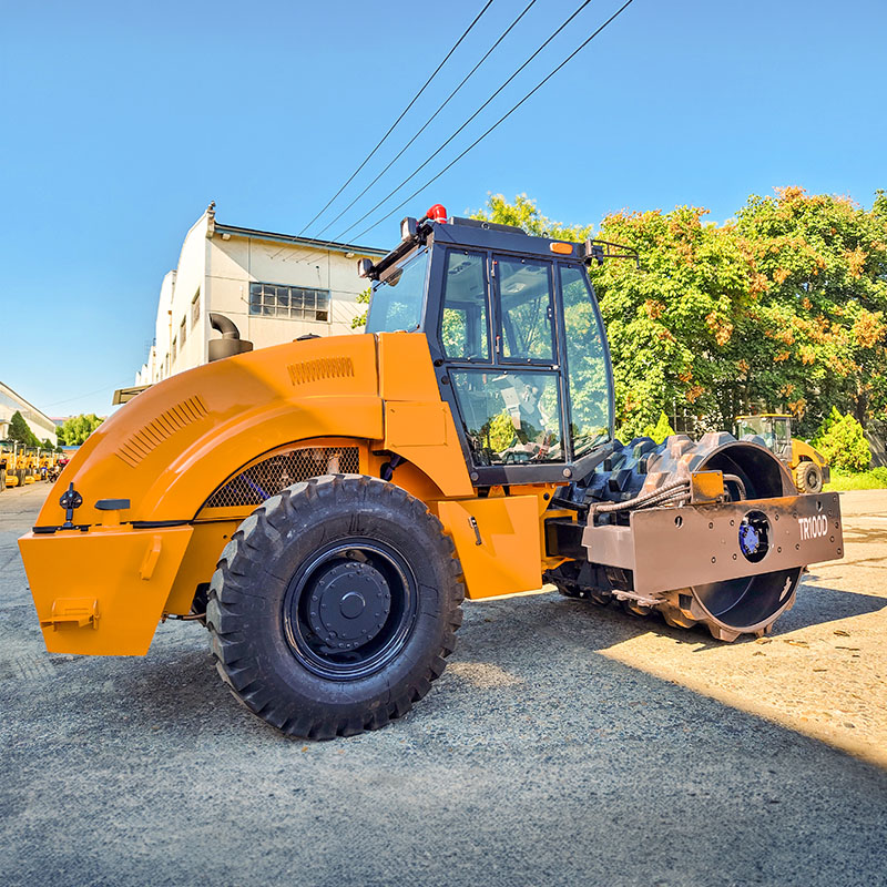 Rouleau compresseur monocylindre de 10 tonnes pour le compactage à grande échelle