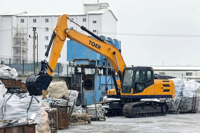 Large Crawler Excavator